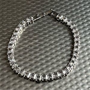 Square cut tennis bracelet, 6” long